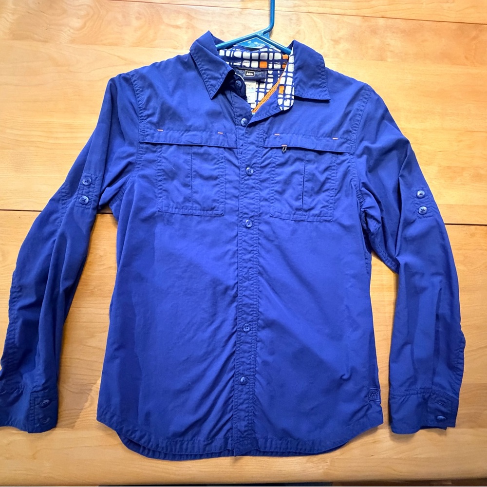 REI Boys’ royal blue button-up shirt